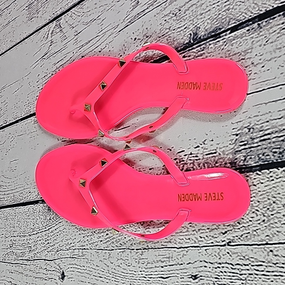 NWOB Steve Madden Debut Gold Studded Thong Sandals Hot Pink size 6